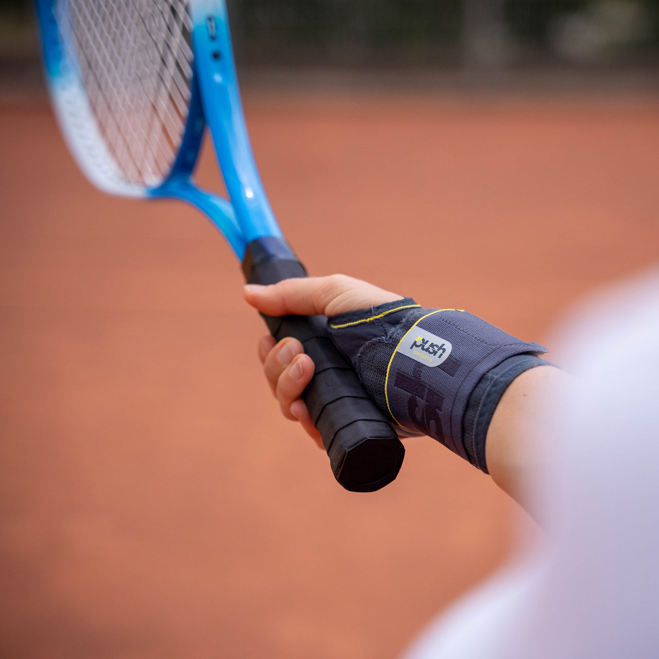 Push Sports wrist support with unobstructed grip